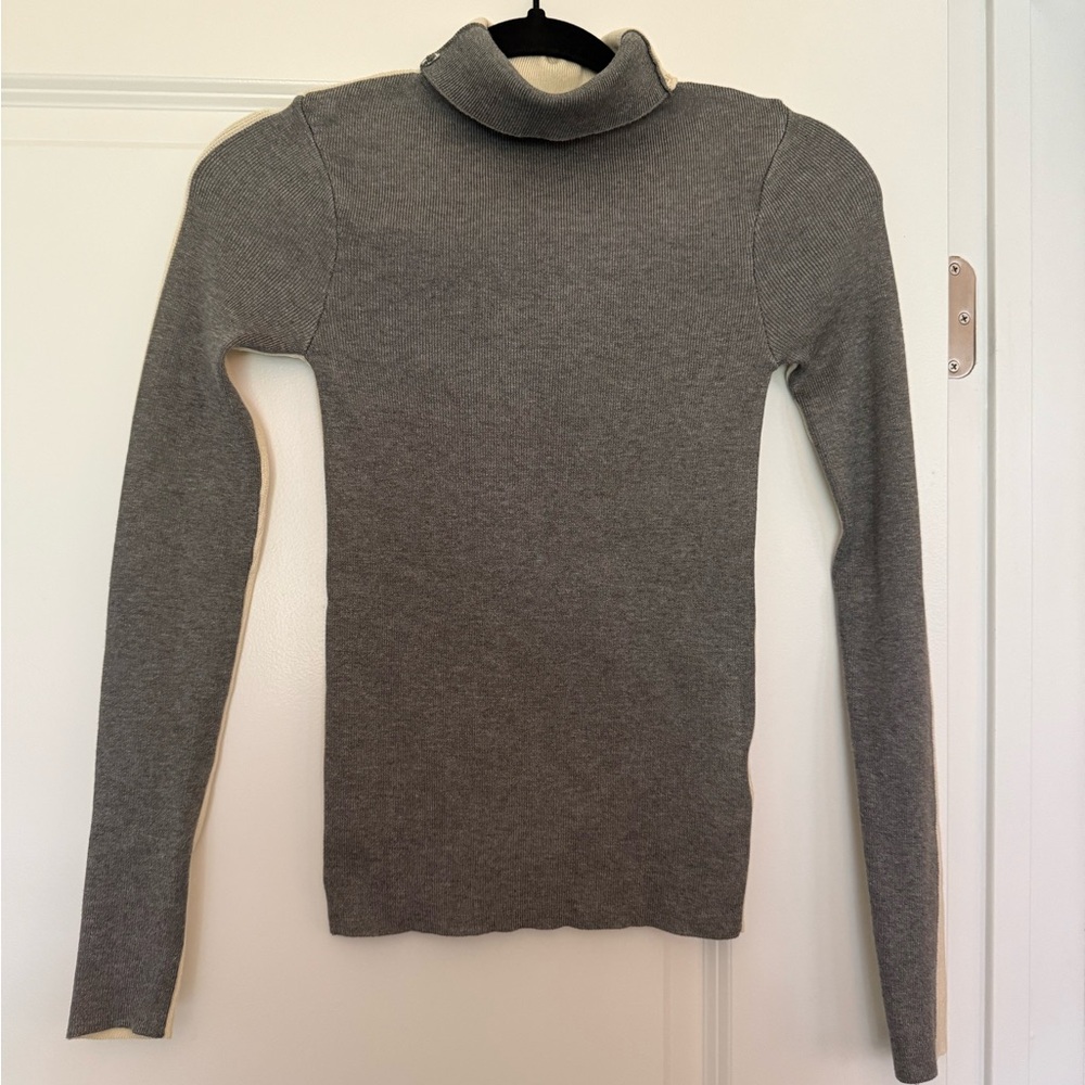 Commense Women’s Small Gray & Cream Turtleneck Sweater Reversible - NWOT